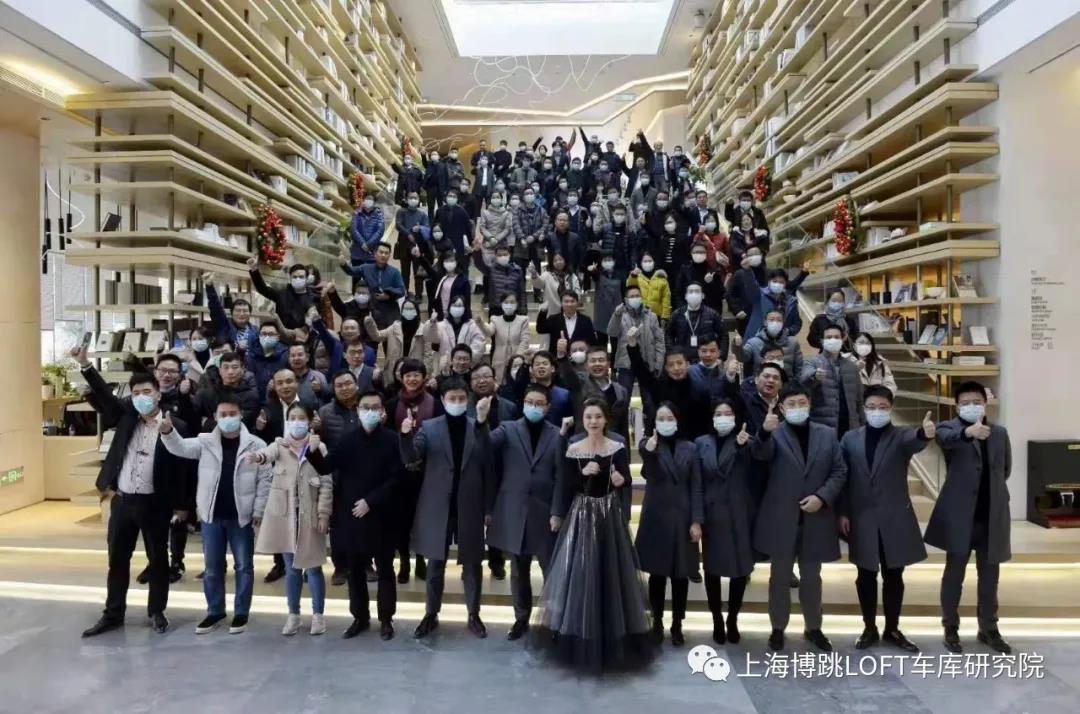 广东全国一百多人在华侨城汉口道6号参观研讨LOFT专利车库技术！